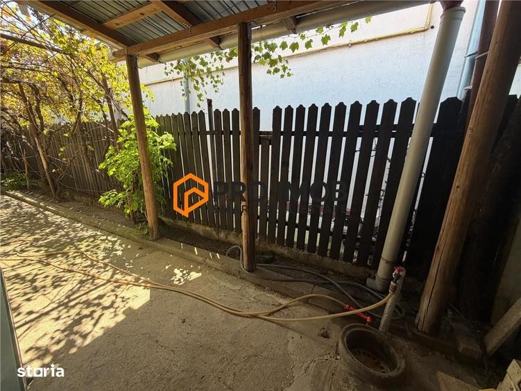 Casă cu 3 camere decomandat în Băceni