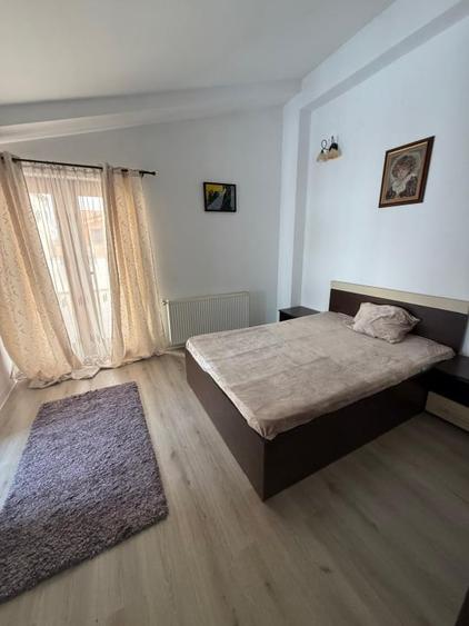 Apartament cu 3 camere decomandat, mobilat în Calea Severinului