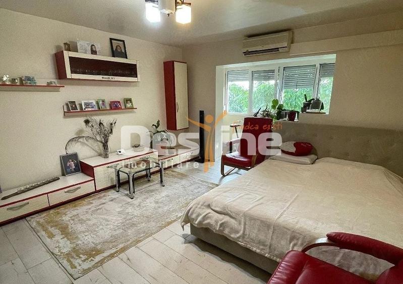 Apartament cu 3 camere decomandat, mobilat în Dâmbovița