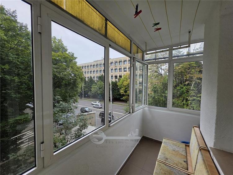 Apartament cu 2 camere decomandat în Bd. Independenței