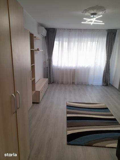 Apartament cu 3 camere în Tineretului