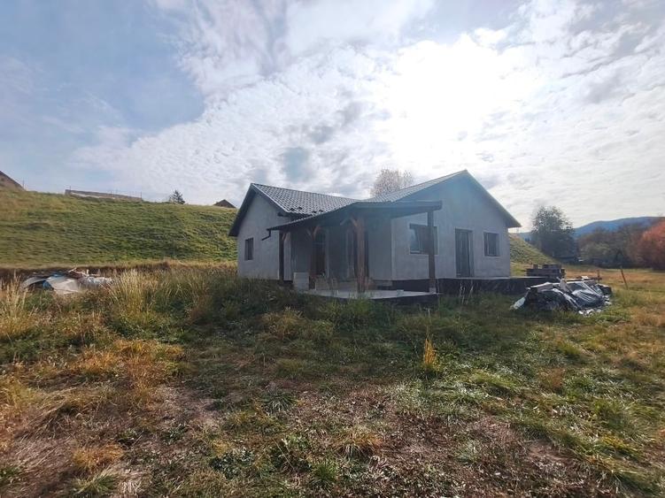 Casă individuală cu 4 camere cu Teren 500 Mp în Exterior Nord