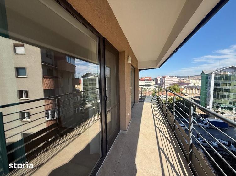 Apartament cu 3 camere în Cetate