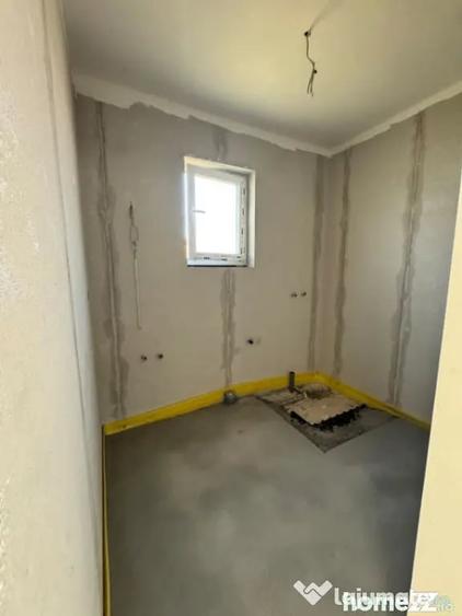 Casă cu 4 camere cu Teren 694 Mp în Satu Nou de Jos