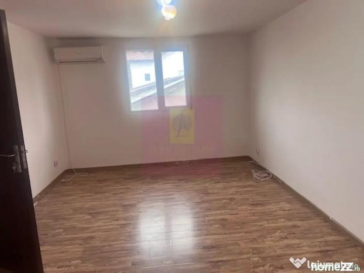 Casă cu 3 camere cu Teren 324 Mp în Giurgiului