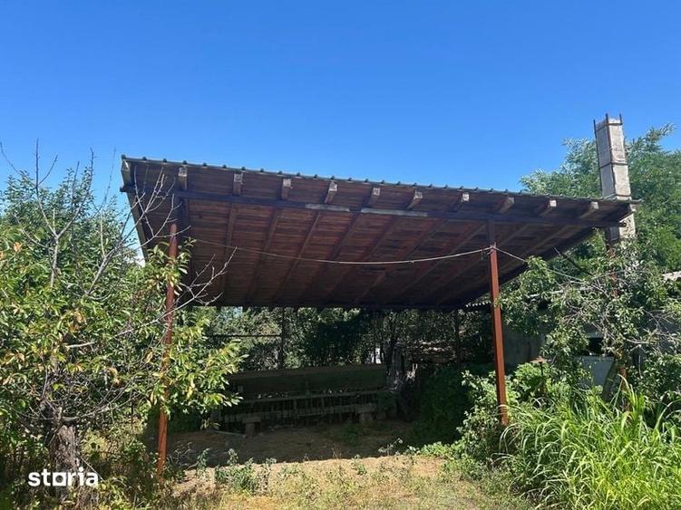 Casă cu 4 camere cu Teren 2300 Mp în Berislăvești
