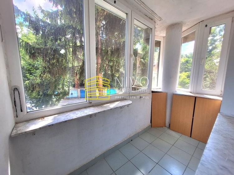 Apartament cu 3 camere decomandat în Tudor