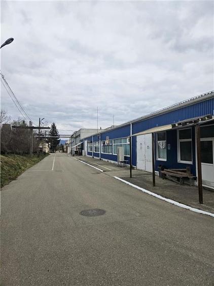Spațiu industrial, de 600 mp, în Periferie