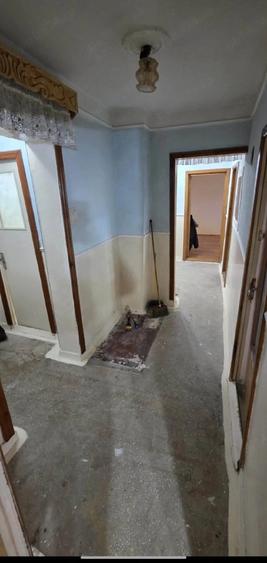 Apartament cu 3 camere decomandat în Gară