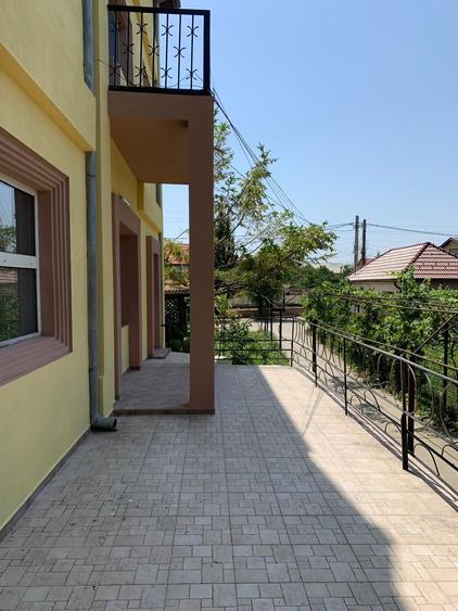 Casă individuală cu 15 camere cu Canalizare în Theodor Pallady
