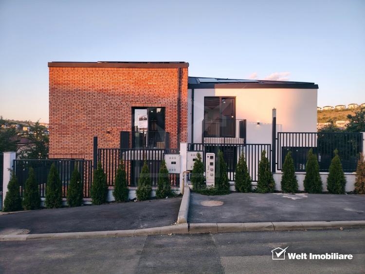 Duplex cu 5 camere cu Canalizare în Dezmir