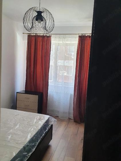 Garsonieră decomandată în Central