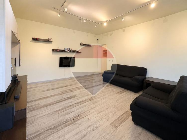 Apartament cu 3 camere decomandat, mobilat în Dămăroaia