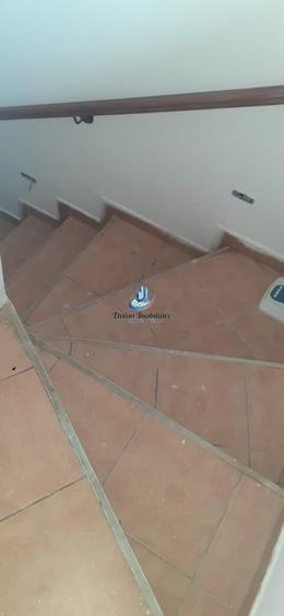 Casă individuală cu 5 camere cu Teren 805 Mp în Periferie