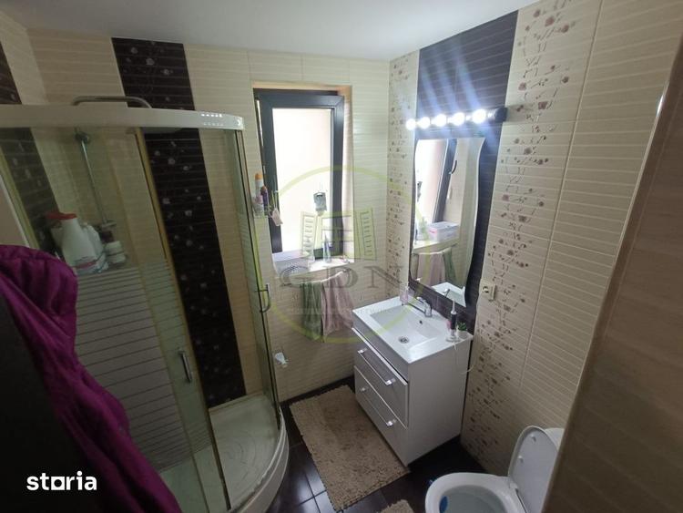 Casă cu 5 camere cu Teren 1600 Mp în Central