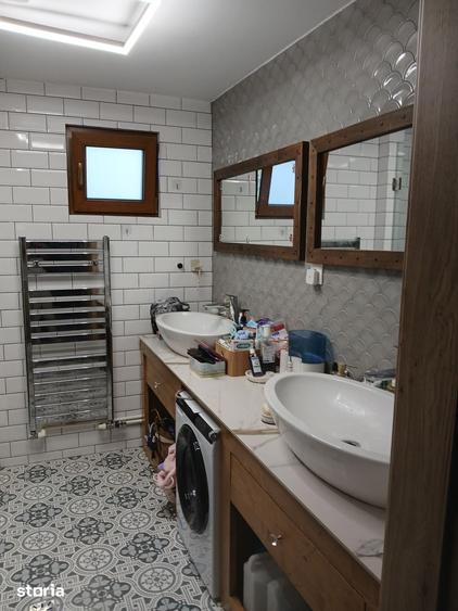 Casă cu 5 camere cu Teren 1500 Mp în Drajna