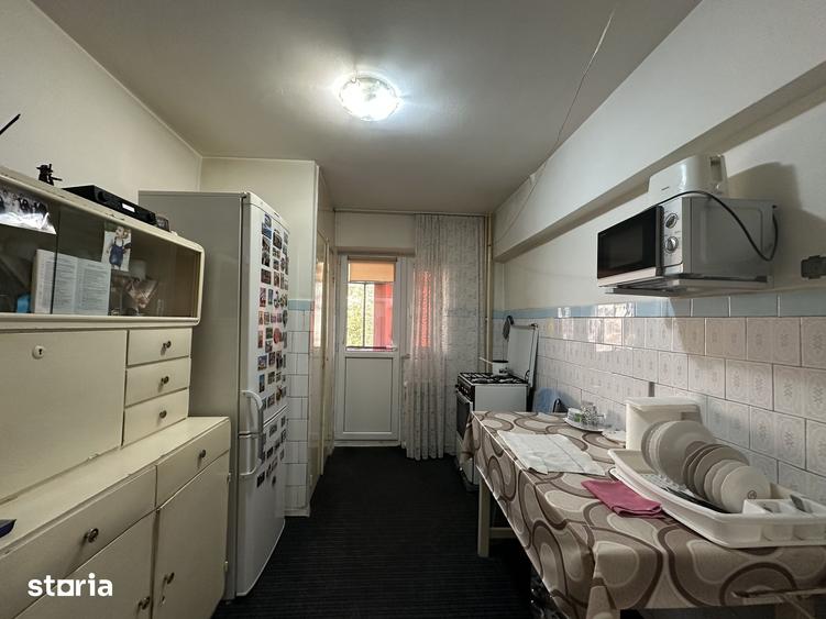 Apartament cu 3 camere decomandat în Central