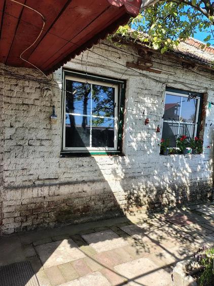 Casă cu 2 camere cu Teren 272 Mp în Central