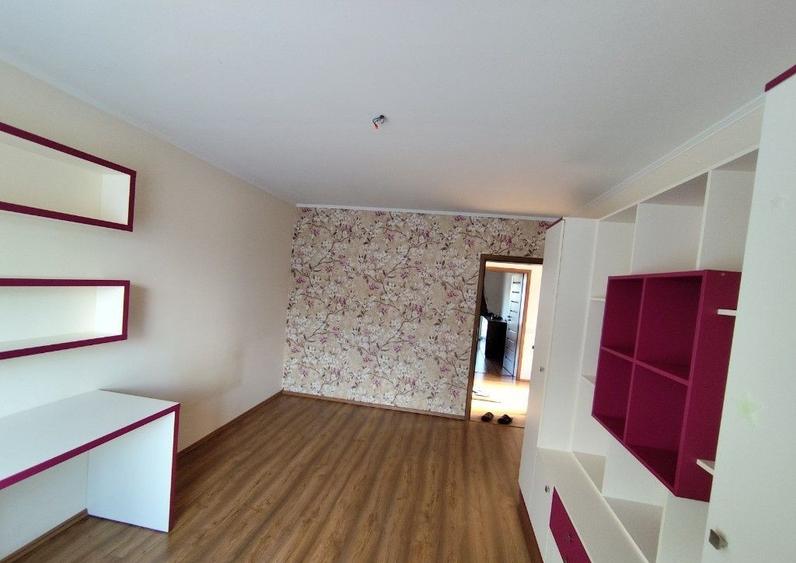 Duplex cu 4 camere cu Canalizare în Florești