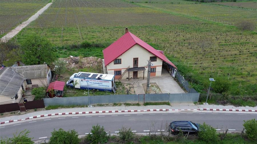 Casă individuală cu 3 camere cu Teren 1021 Mp în Vest