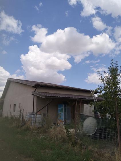 Casă cu 3 camere în Remetea Mare