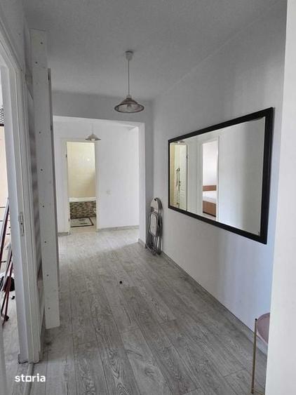 Apartament cu 4 camere semidecomandat în Central