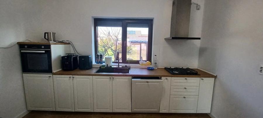 Casă cu 3 camere cu Teren 450 Mp în Săbăreni