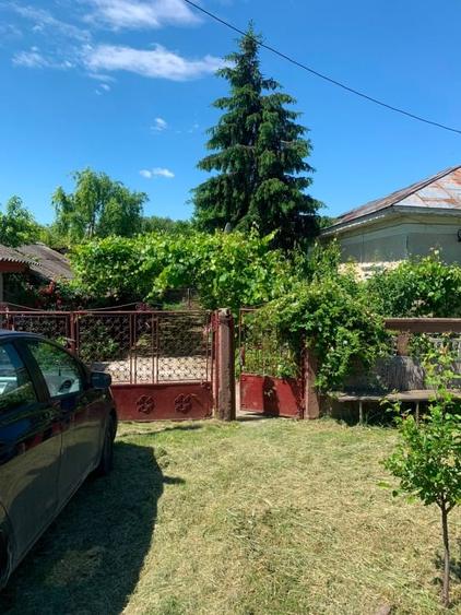 Casă individuală cu 5 camere cu Teren 1874 Mp în Nana