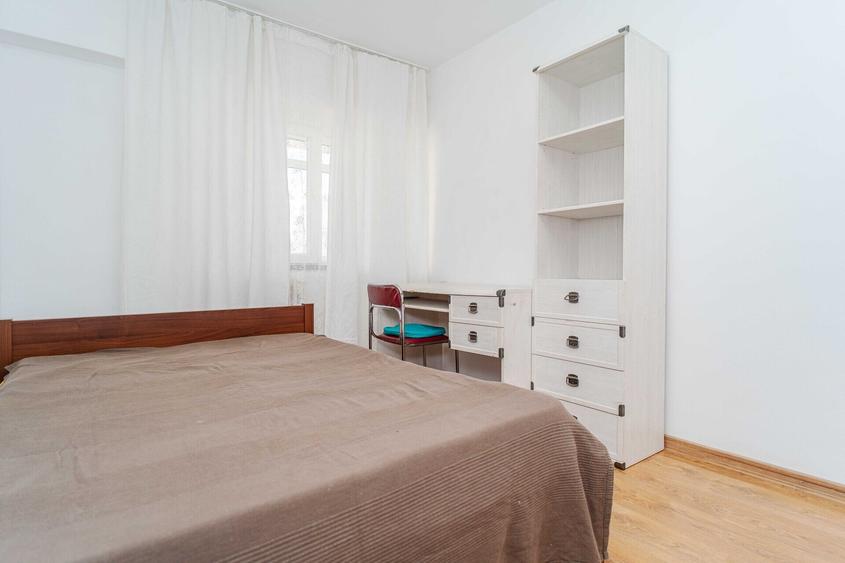 Apartament cu 3 camere decomandat, mobilat în Centru Civic