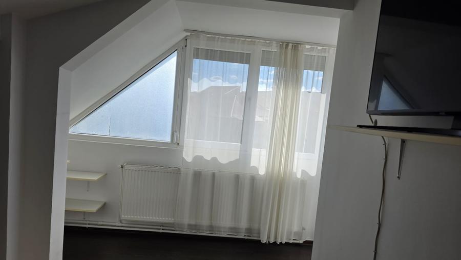 Apartament cu 2 camere decomandat, mobilat în Steaua