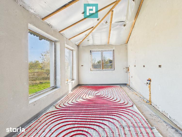 Casă cu 6 camere cu Teren 1800 Mp în Central
