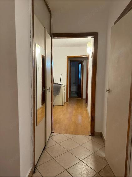 Apartament cu 3 camere decomandat în Plăvăț II