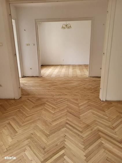 Casă cu 4 camere în Unirii