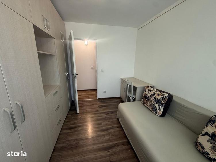 Apartament cu 3 camere decomandat în Micro 4