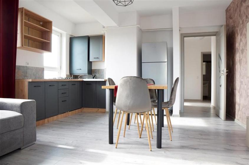 Apartament cu 2 camere decomandat în Tătărași