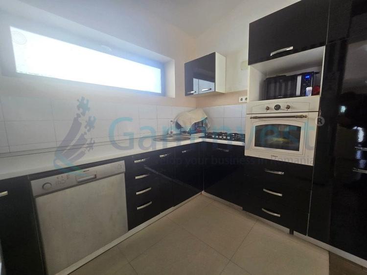 Casă individuală cu 4 camere cu Canalizare în Sânmartin