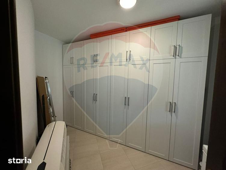 Casă cu 5 camere cu Teren 946 Mp în Golești