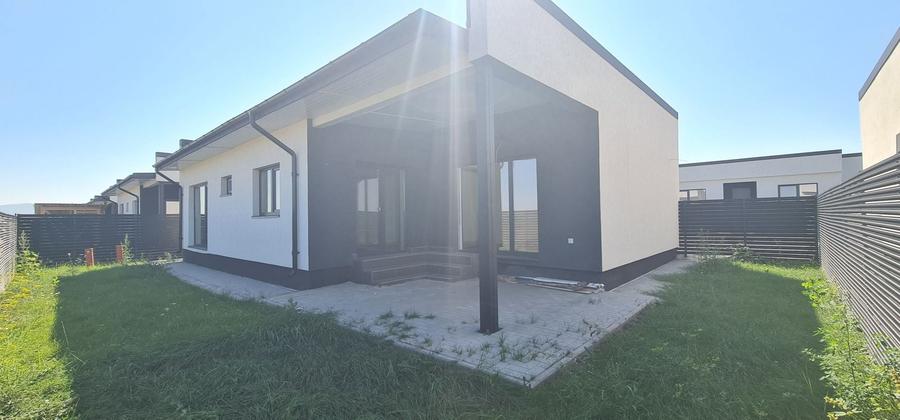 Casă individuală cu 4 camere cu Canalizare în Tărlungeni