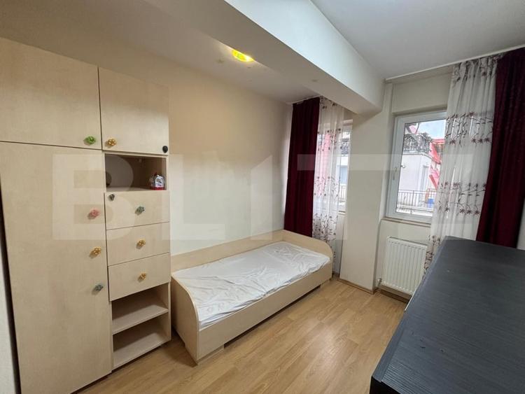 Apartament cu 3 camere semidecomandat, mobilat în Florești