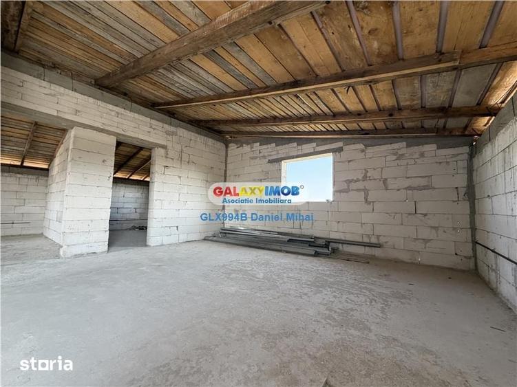 Casă cu 8 camere cu Teren 500 Mp în Clinceni