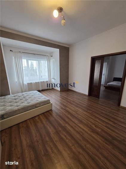 Apartament cu 3 camere nedecomandat în Central