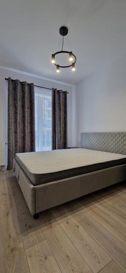 Apartament cu 2 camere semidecomandat în Podu Roș
