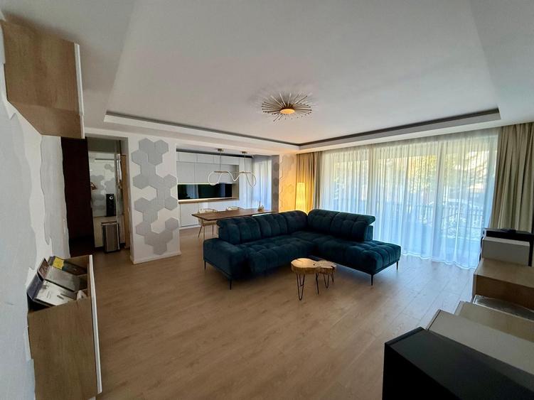 Apartament cu 3 camere decomandat, mobilat în Iancu Nicolae