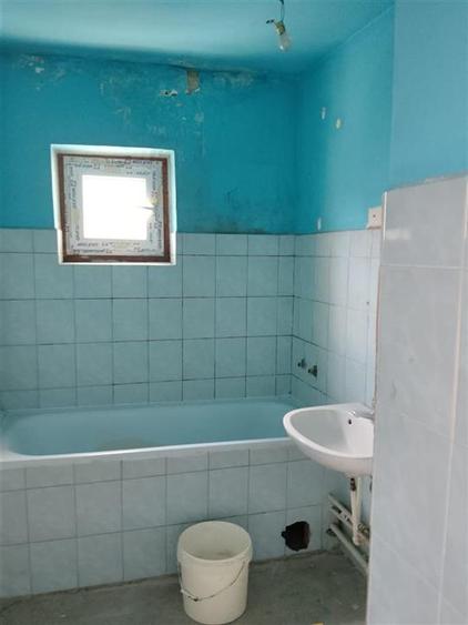 Apartament cu 3 camere semidecomandat în Dacia