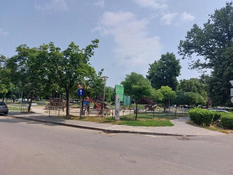 Apartament cu 3 camere decomandat în Bucovina