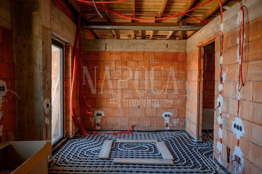 Duplex cu 3 camere cu Canalizare în Chinteni