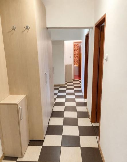 Apartament cu 3 camere decomandat în Crângași
