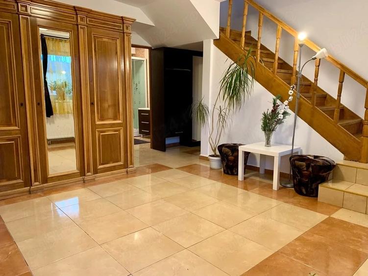 Casă cu 7 camere cu Teren 1300 Mp în Sânpetru