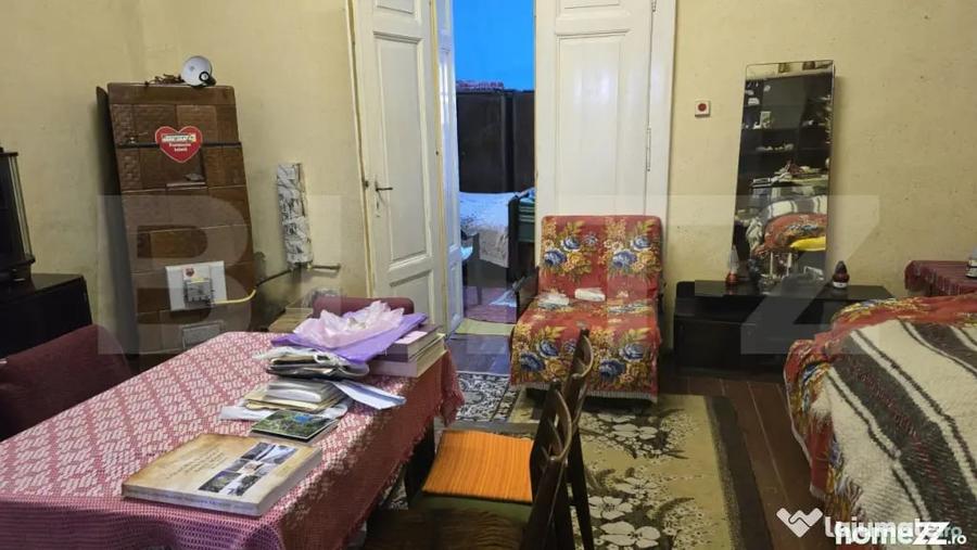 Casă cu 2 camere cu Teren 579 Mp în Semicentral