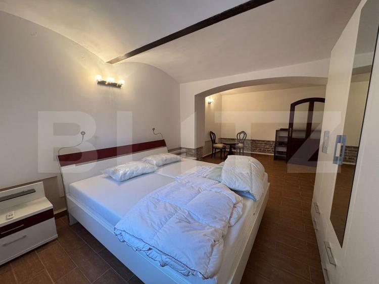 Apartament cu 3 camere semidecomandat, mobilat în Iosefin